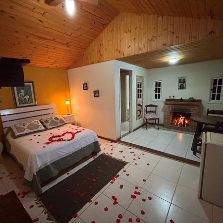 Pousada Jardim Secreto เตเรซอโปลิส ภายนอก รูปภาพ